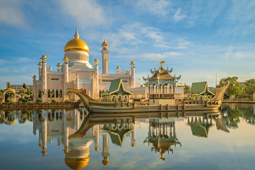Vé máy bay đi Brunei - Nhà thờ Hồi giáo Sultan Omar Ali Saifuddin nhà thờ Hồi giáo hoàng gia 