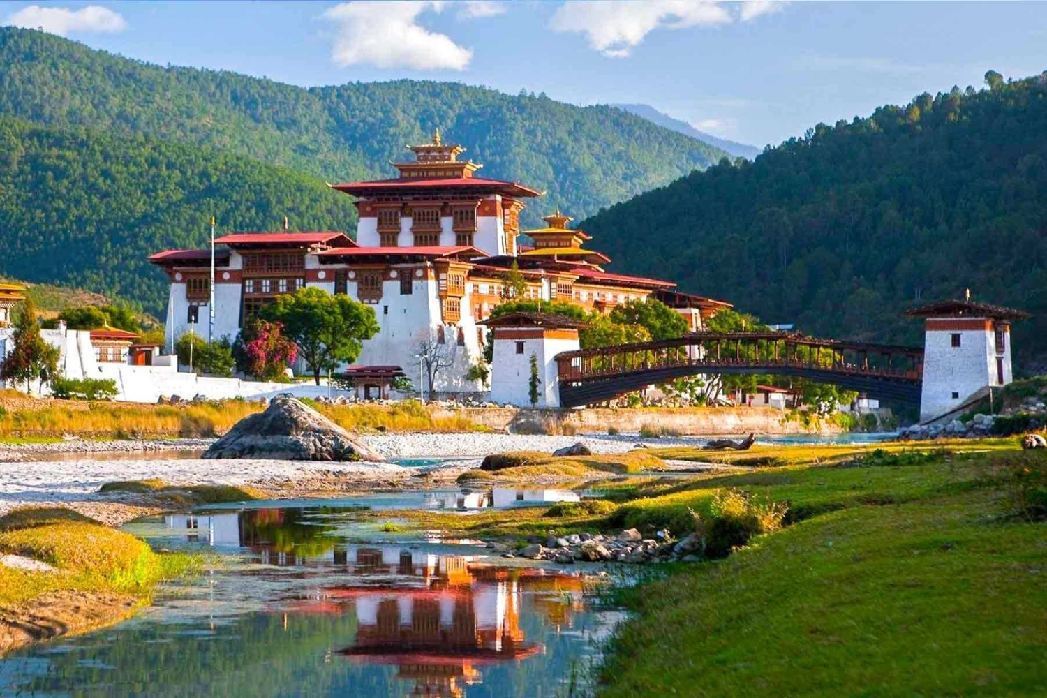Săn vé du lịch Bhutan giá rẻ cùng 190Booking
