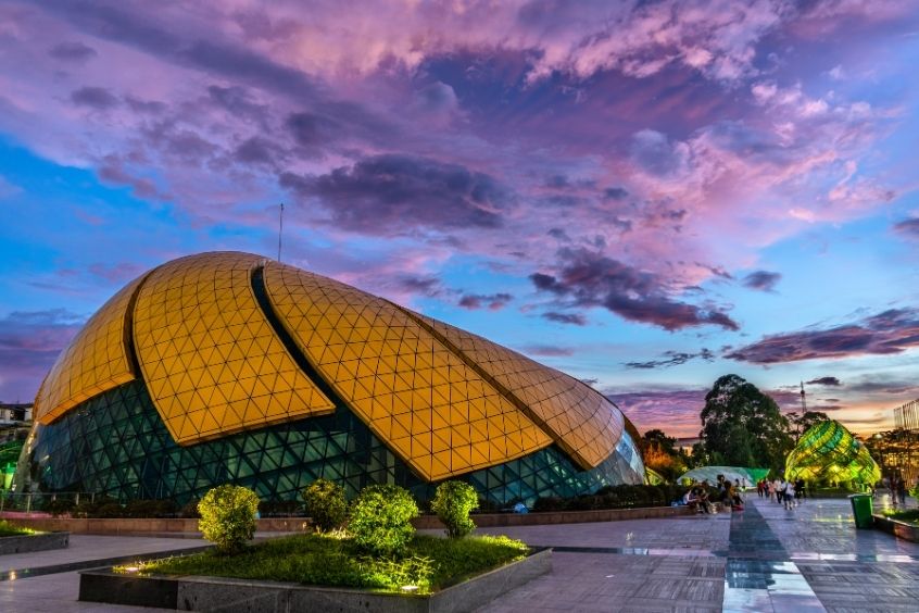 Quảng trường Lâm Viên dưới chiều tà hoàng hôn buông xuống