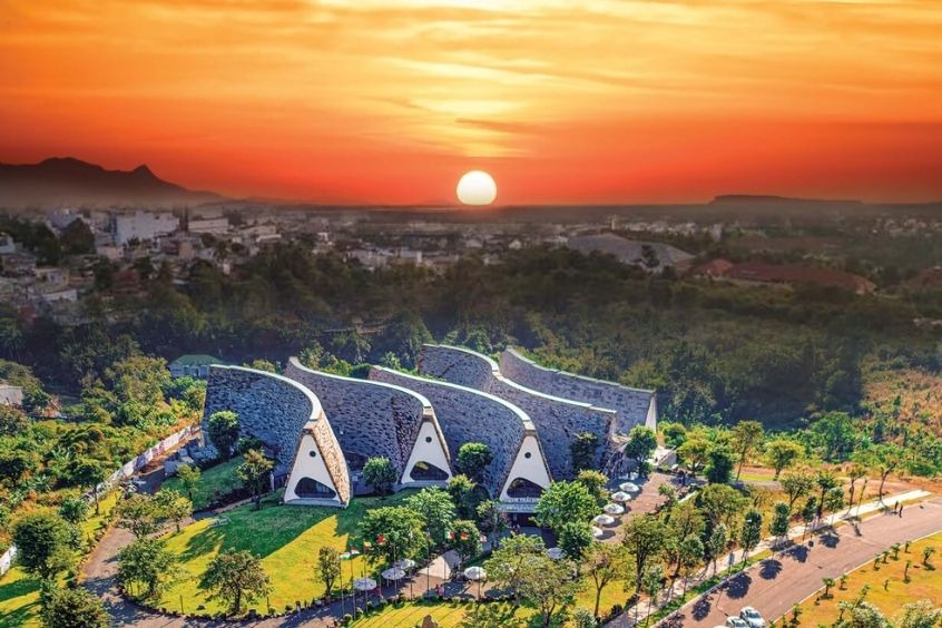 Đặt vé máy bay đi Buôn Ma Thuột để khám phá Tây Nguyên đại ngàn và ngắm hoàng hôn rực rỡ