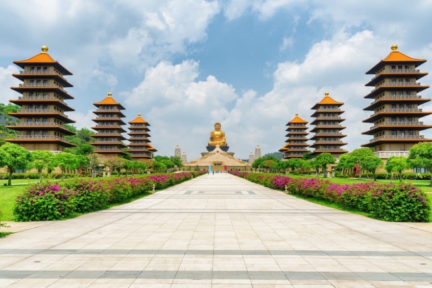 Vé máy bay đi Cao Hùng - Bảo tàng Phật giáo Phật Quang Sơn nổi bật với tượng Phật A Di Đà cao 50m