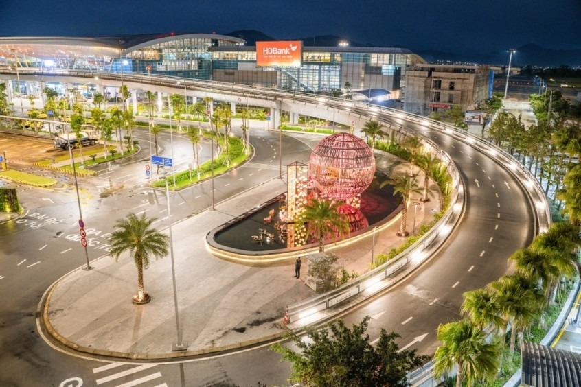 Nhà ga Quốc tế Đà Nẵng là nhà ga đầu tiên và duy nhất tại Việt Nam đạt tiêu chuẩn 5 sao của Skytrax