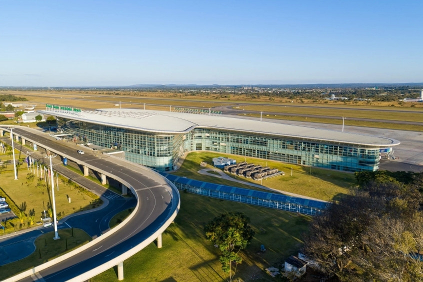  Sân bay Quốc tế Kenneth Kaunda là sân bay lớn nhất và là trung tâm hàng không chính của Zambia