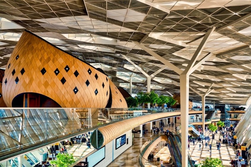 Sân bay Quốc tế Heydar Aliyev là sân bay chính phục vụ thủ đô Baku của Azerbaijan