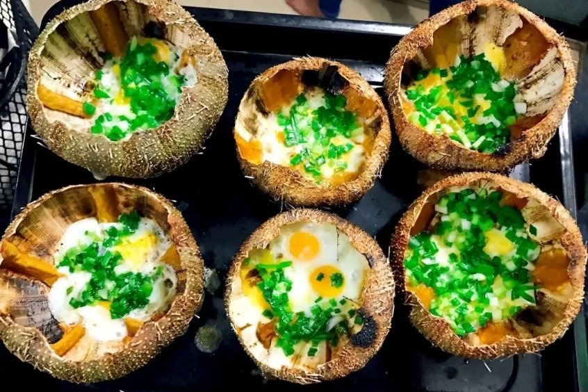 Nhum nướng mỡ hành là món hải sản đặc trưng tại các vùng biển như Phú Quốc