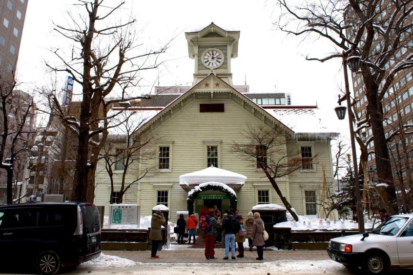 Tháp đồng hồ Sapporo điểm du lịch nổi tiếng