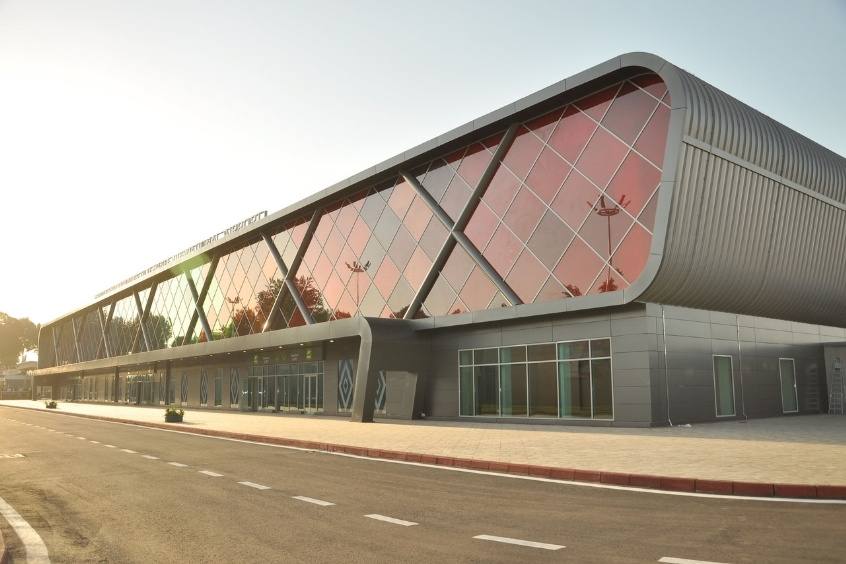 Sân bay Quốc tế Dushanbe là một sân bay quốc tế tại Dushanbe , thủ đô của Tajikistan 