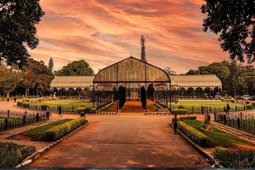 Lalbagh Botanical Garden - Khu vườn nổi tiếng với hơn 1.000 loài thực vật quý hiếm và hồ nước thơ mộng