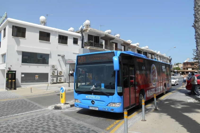 Xe buýt là phương tiện di chuyển tiết kiệm chi phí