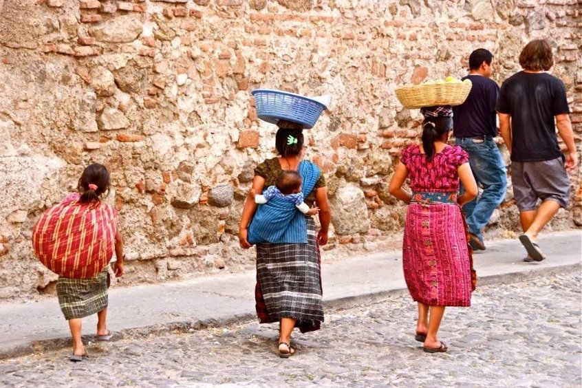  Văn hóa Guatemala là sự pha trộn phong phú giữa di sản của người Maya bản địa