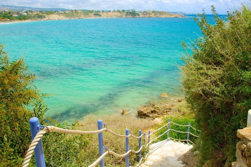 Bãi biển Coral Coast  là một trong những điểm đến du lịch nổi tiếng