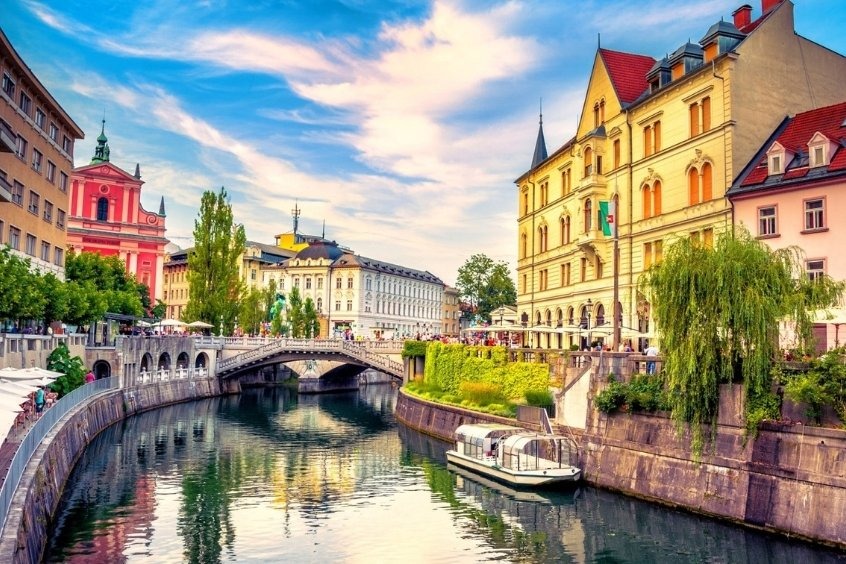 Vé máy bay đi Slovenia