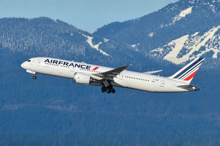 Vé máy bay đi Paris