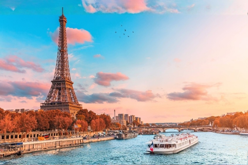 Vé máy bay đi Paris