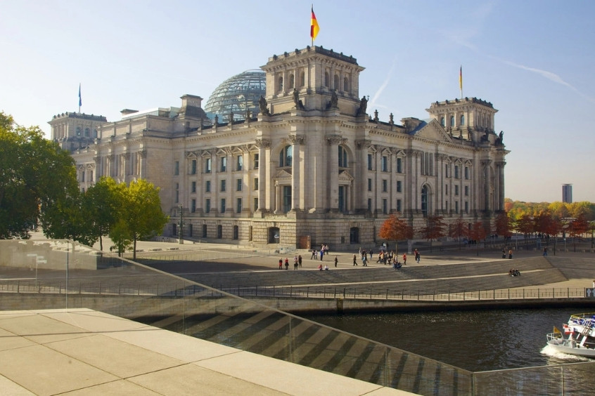 Reichstag Berlin tòa nhà Quốc hội Đức nổi tiếng