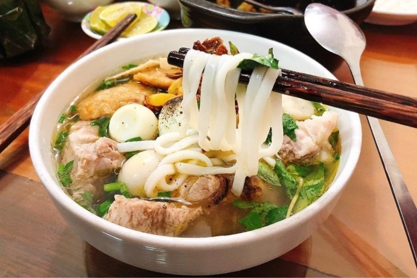 Du khách sẽ bất ngờ trước hương vị thơm ngon của món cháo canh tại Đồng Hới