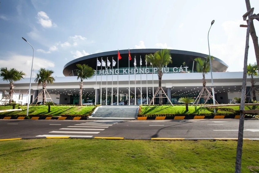 Sân bay Phù Cát - Sân bay cách trung tâm thành phố Quy Nhơn khoảng 30-35km