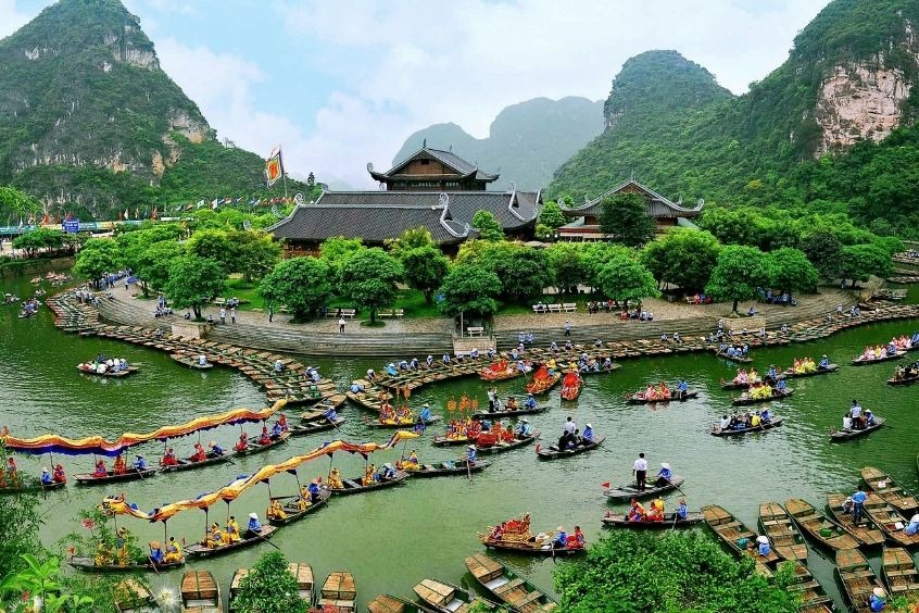 Vé máy bay từ Áo về Việt Nam- Phong cảnh Tràng An, Ninh Bình (Nguồn: Internet)