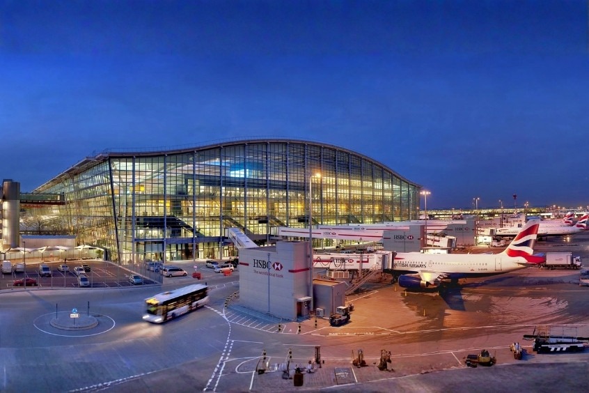 Vé máy bay từ Anh về Việt Nam