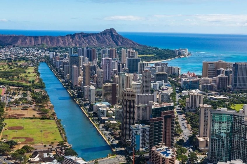 Vé máy bay đi Honolulu - Oʻahu là hòn đảo lớn thứ ba và đông dân nhất trong Quần đảo Hawaii