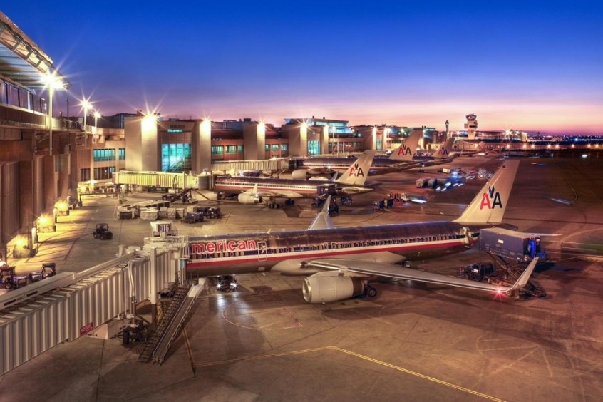 Sân bay Quốc tế Miami nằm cách trung tâm thành phố Miami khoảng 13 km