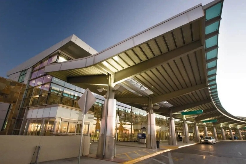 Sân bay Thế giới Will Rogers - Đây là sân bay thương mại lớn nhất ở Oklahoma