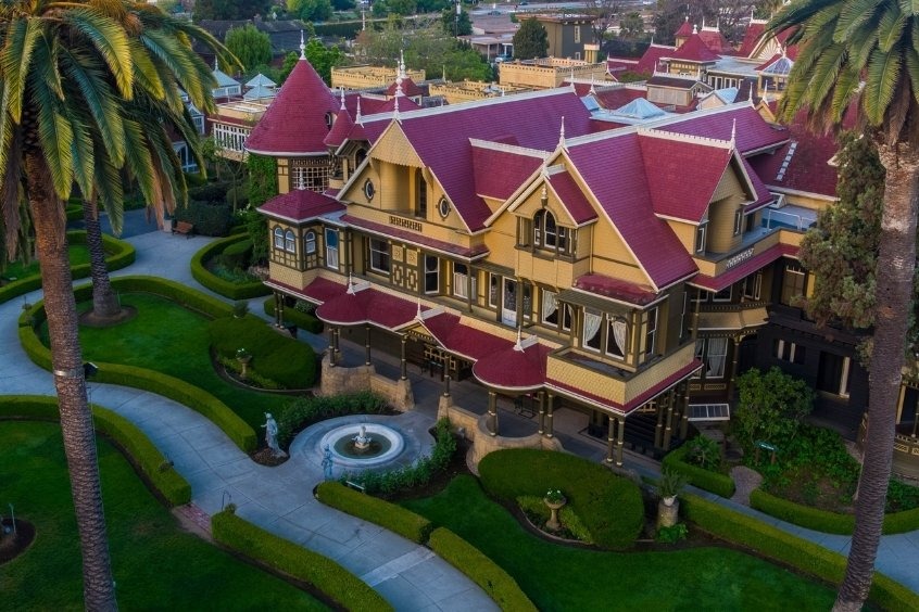 Ngôi nhà bí ẩn Winchester - Dinh thự nổi tiếng với kiến trúc độc đáo và những câu chuyện ma quái