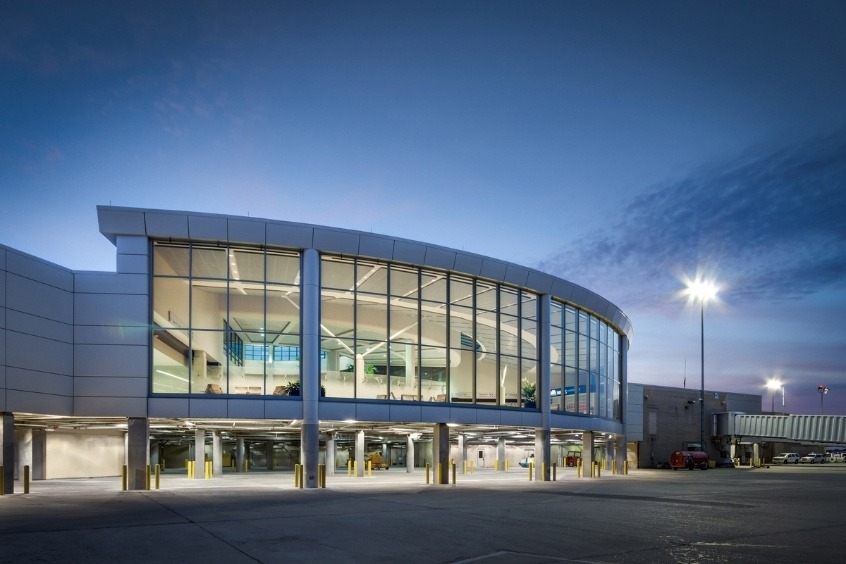 Bên ngoài sân bay Baton Rouge