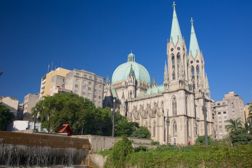 Catedral da Sé – Trái tim kiến trúc Tân Gothic của São Paulo. 
