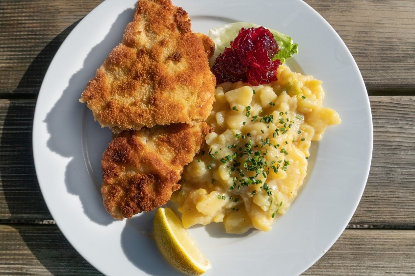 Wiener Schnitzel – món ăn biểu tượng của ẩm thực Áo
