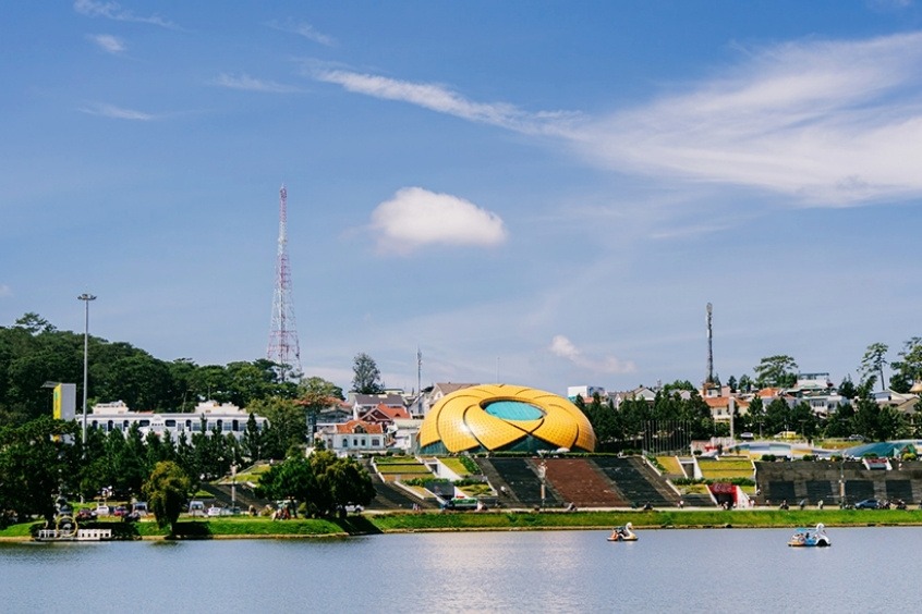 Vé máy bay từ Hà Nội đi Đà Lạt - Quảng trường Lâm Viên là điểm du lịch nổi tiếng của Đà Lạt