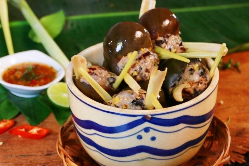 Ốc nhồi thịt hấp sả - Một món ăn dân dã nhưng được nhiều du khách yêu thích