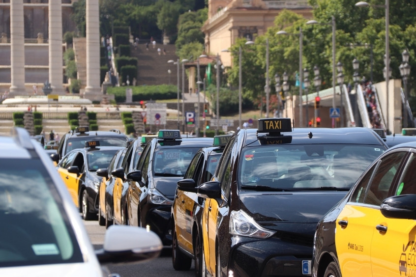 Taxi Barcelona phương tiện di chuyển phổ biến Tây Ban Nha