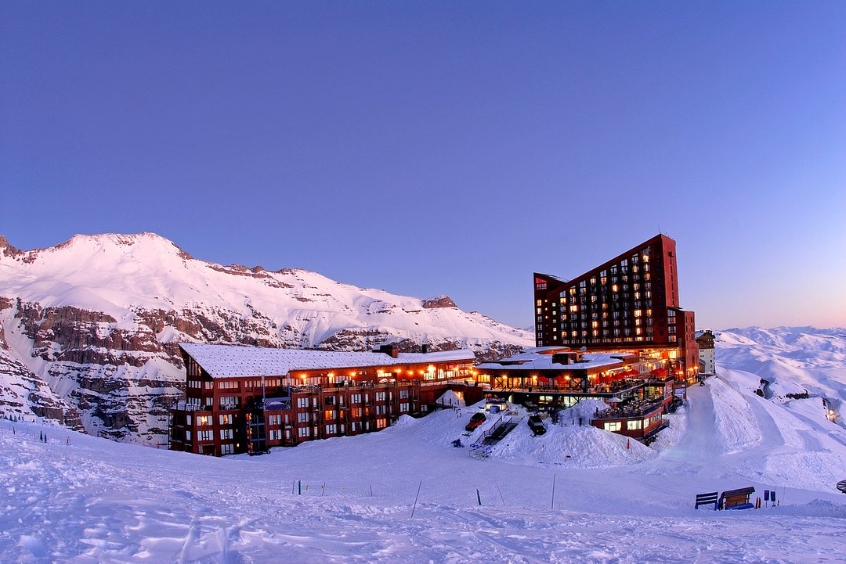 Trải nghiệm cảm giác trượt tuyết tại Valle Nevado, khu nghỉ dưỡng nổi tiếng gần Santiago