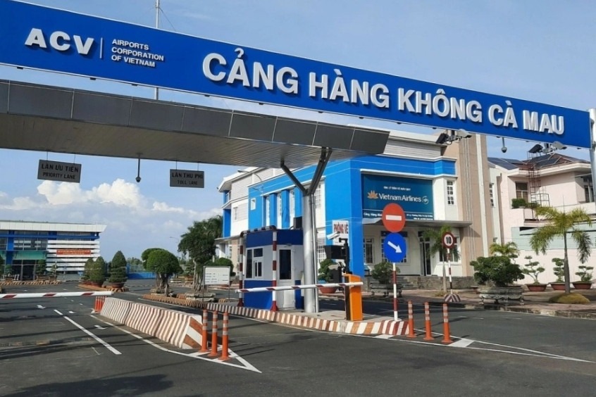 Lối vào sân bay Cà Mau