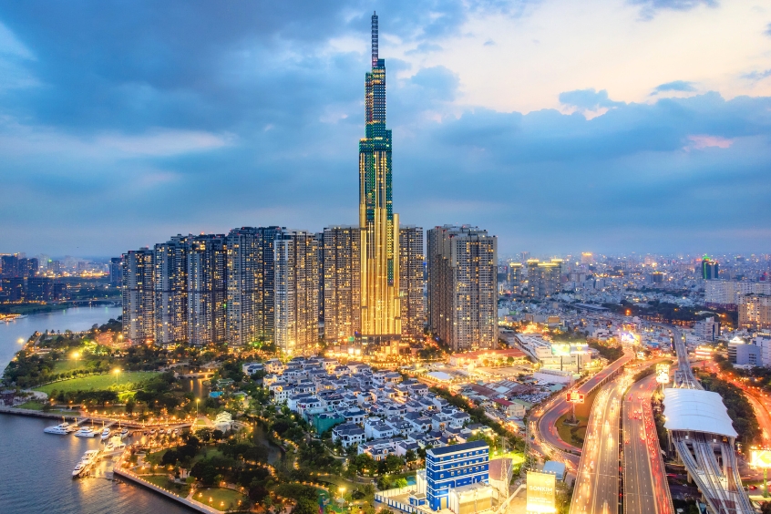 Chạm đỉnh tại Landmark 81 - biểu tượng hiện đại của Sài Gòn. 