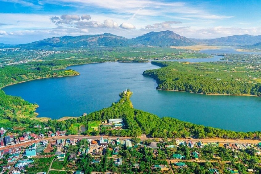 Vé máy bay đi Pleiku