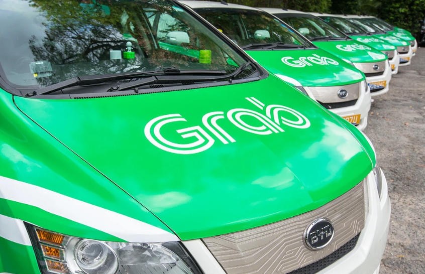 Sử dụng dịch vụ Grab để di chuyển nhanh chóng và tiết kiệm chi phí khi bạn đến Đà Nẵng. 