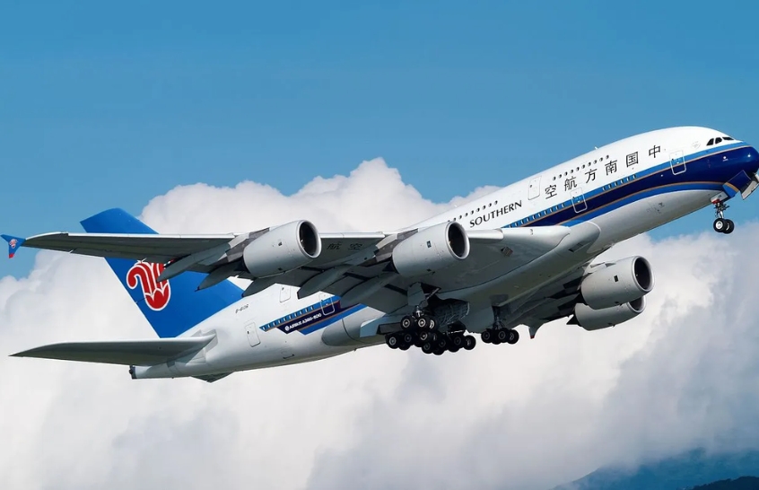 China Southern Airlines - Linh hoạt với các chuyến bay nối qua Quảng Châu đến Đà Nẵng.