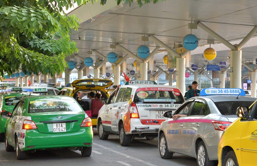 Các xe công nghệ, Taxi luôn chờ đón bạn tại sân bay. 