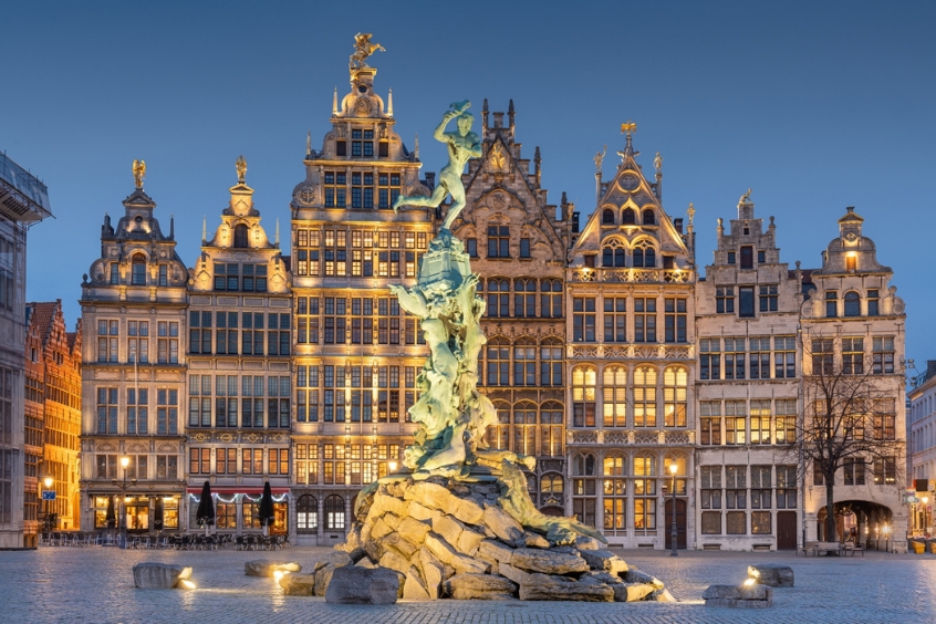 Huyền thoại Brabo và Antwerp – quảng trường Grote Markt mang đậm dấu ấn lịch sử, điểm đến không thể bỏ lỡ khi đến Bỉ. 