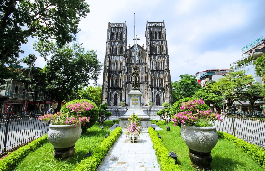 Khám phá nét đẹp cổ kính của Nhà thờ Lớn Hà Nội.