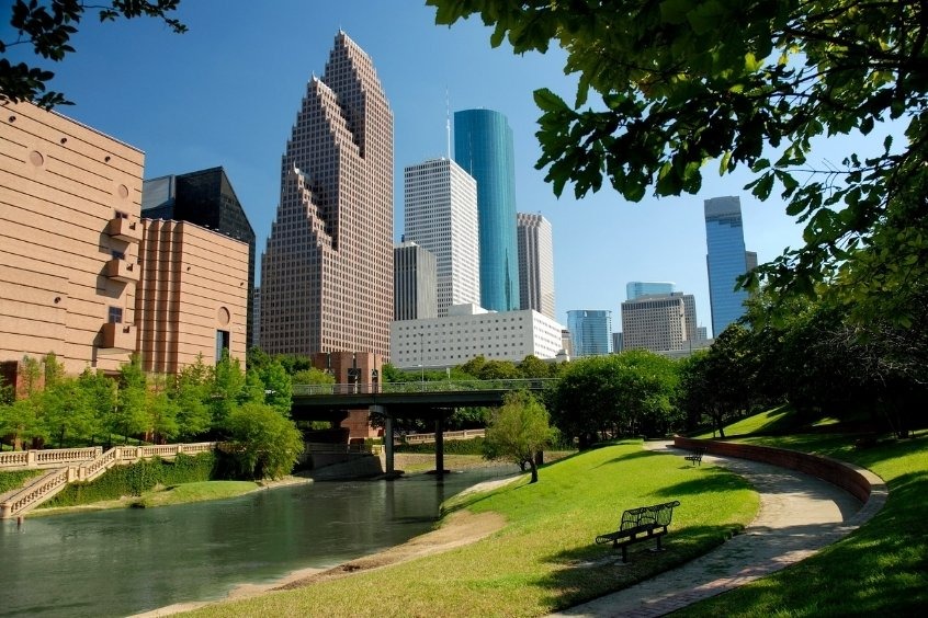 Dạo bước trong Công viên Buffalo Bayou là điều mà du khách nhất định phải thử