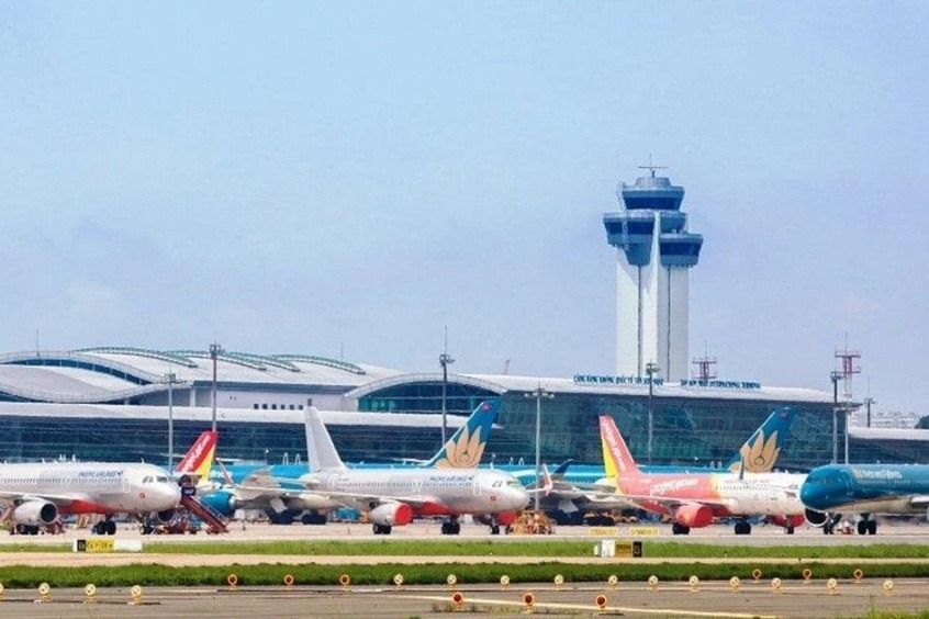 Cảng hàng không quốc tế Tân Sơn Nhất là sân bay lớn nhất Việt Nam hiện tại