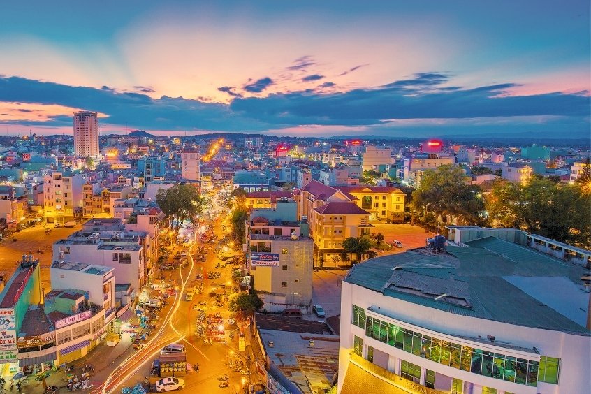 Toàn cảnh trung tâm thành phố Pleiku rực rỡ ánh đèn