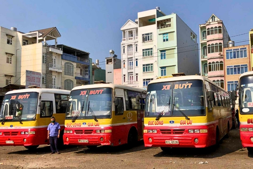 Di chuyển từ sân bay Pleiku về trung tâm thành phố bằng xe buýt