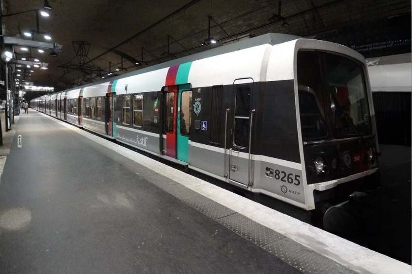 Vé máy bay từ Hà Nội đi Paris