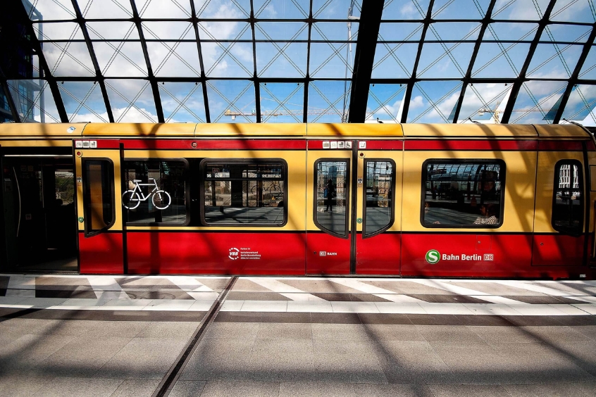 Tàu S-Bahn - Di chuyển từ sân bay Munich vào trung tâm thành phố nhanh chóng và tiện lợi.