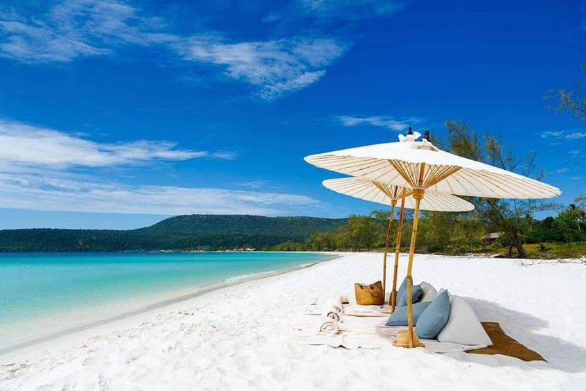 Đắm mình trong sắc xanh mê hoặc của bờ biển Sihanoukville