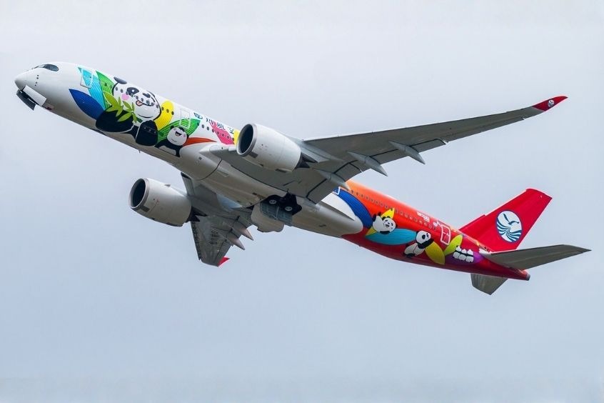 Sichuan Airlines - Hãng hàng không khai thác chuyến bay từ TP. Hồ Chí Minh đi Thâm Quyến 